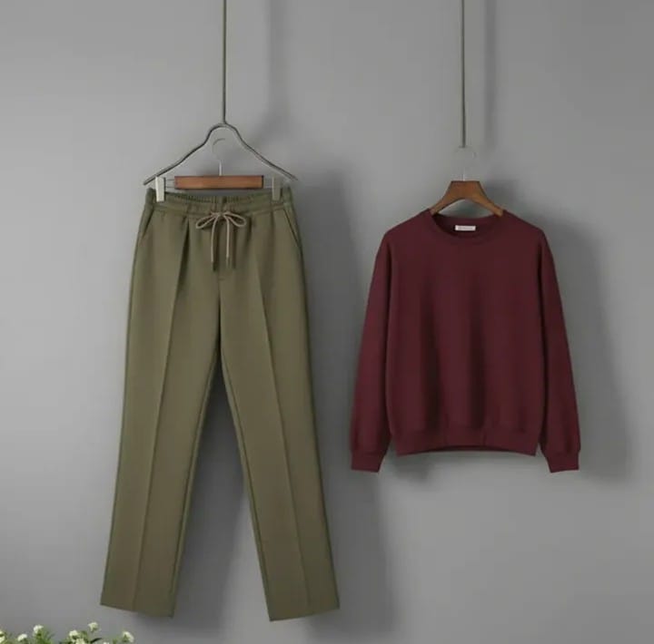 ”  “Everyday Ease – Your Go-To Pair”  “Chill & Trendy – Must-Have Pair”