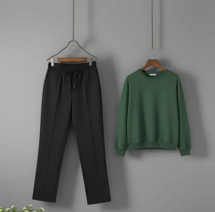 ”  “Everyday Ease – Your Go-To Pair”  “Chill & Trendy – Must-Have Pair”